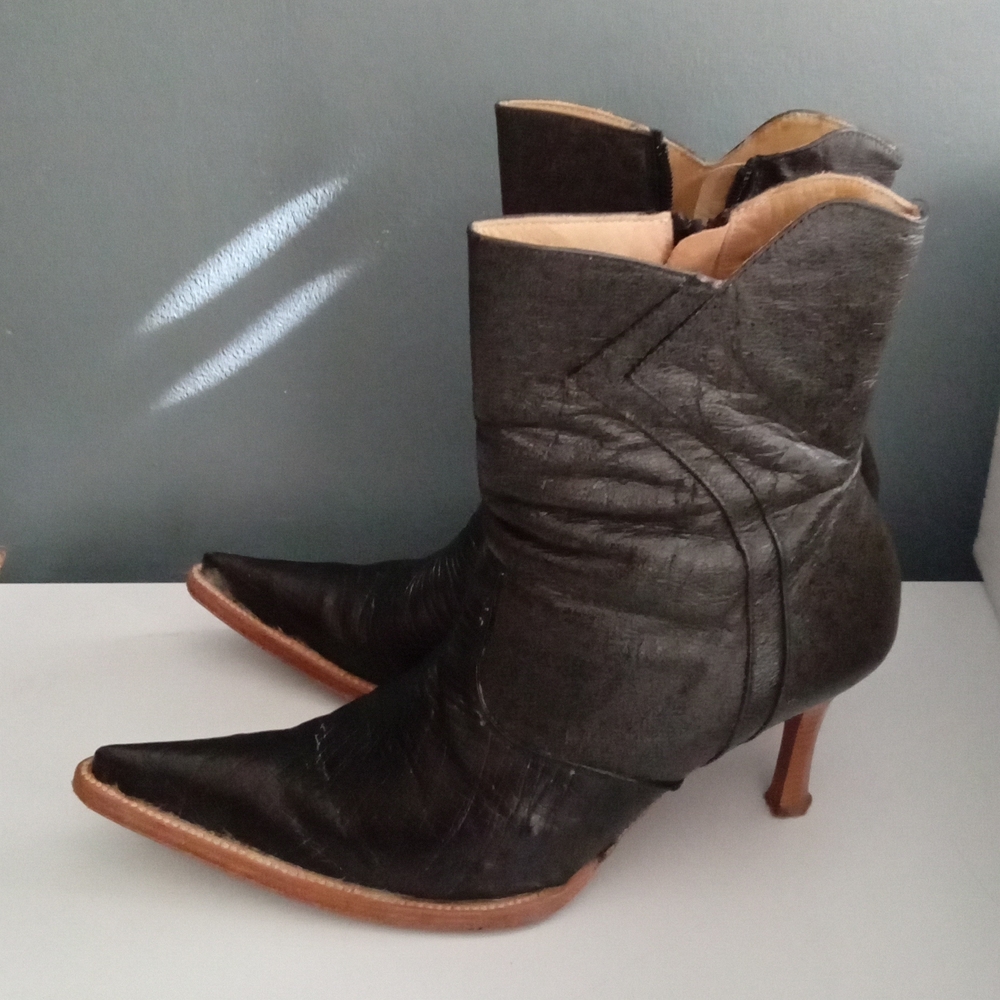 Womens Black Leather Pointed Toe Stiletto Heel Ankle Boots Western Style Size 13